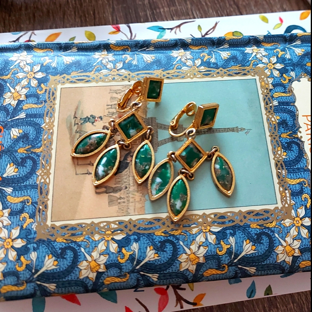 Vintage Gold-Tone Earrings with Deep Green Glass Stones - Picture 2 of 6